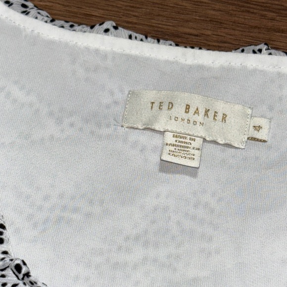 🔥🔥🔥Ted Baker Black and White Ruffled Tie Front Blouse Size: 4🔥🔥🔥 - Picture 2 of 7